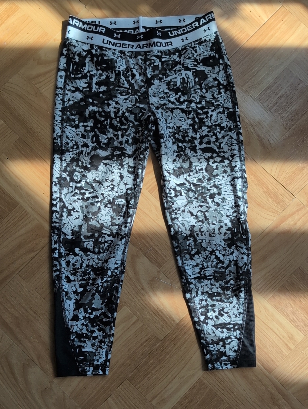 Under Armour Girl's Black & Gray Patterned Performance Jeggings